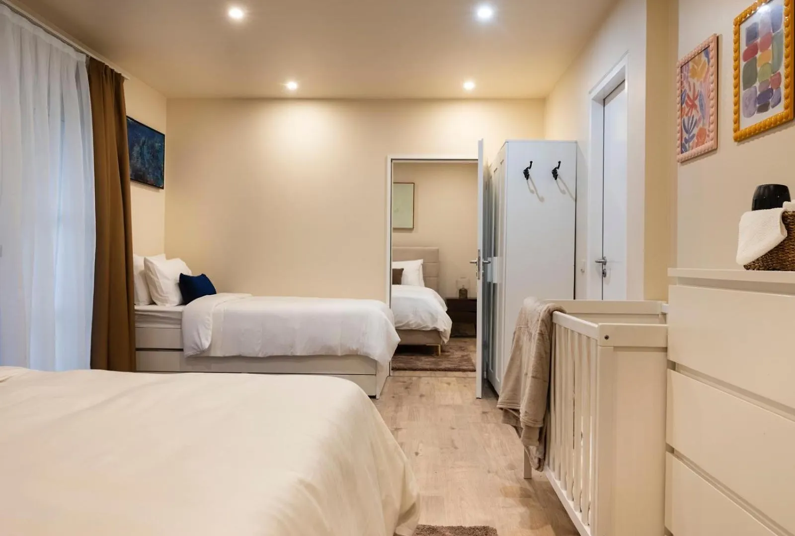 Alexa Spacious Design Apart Up To 10 Persons - Parking - Superfast Wifi Berlino 0*,  Germania