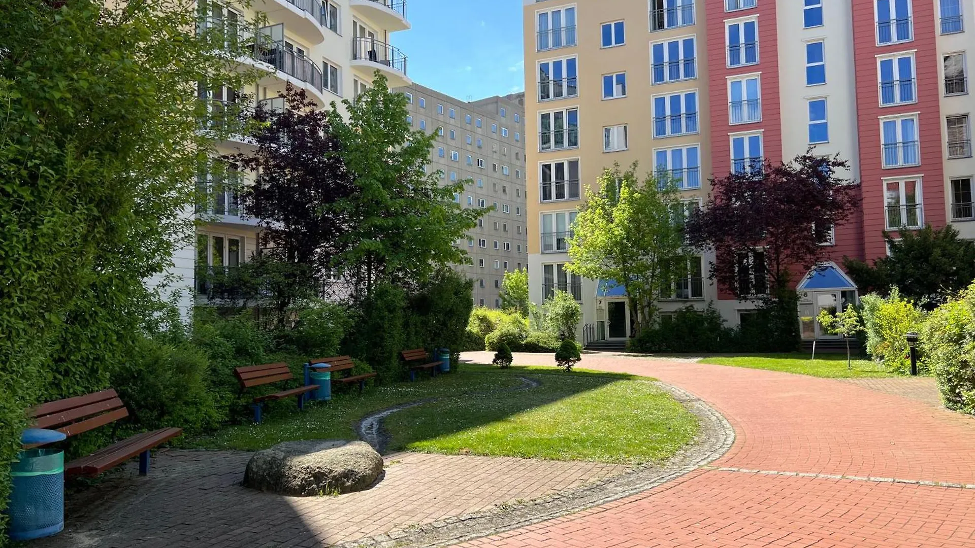 Alexa Spacious Design Apart Up To 10 Persons - Parking - Superfast Wifi Berlin 0*,  Németország